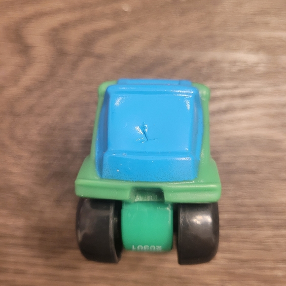 Tonka Chuck & Friends - Rowdy the Green Garbage Truck Toy 2" - Picture 3 of 7